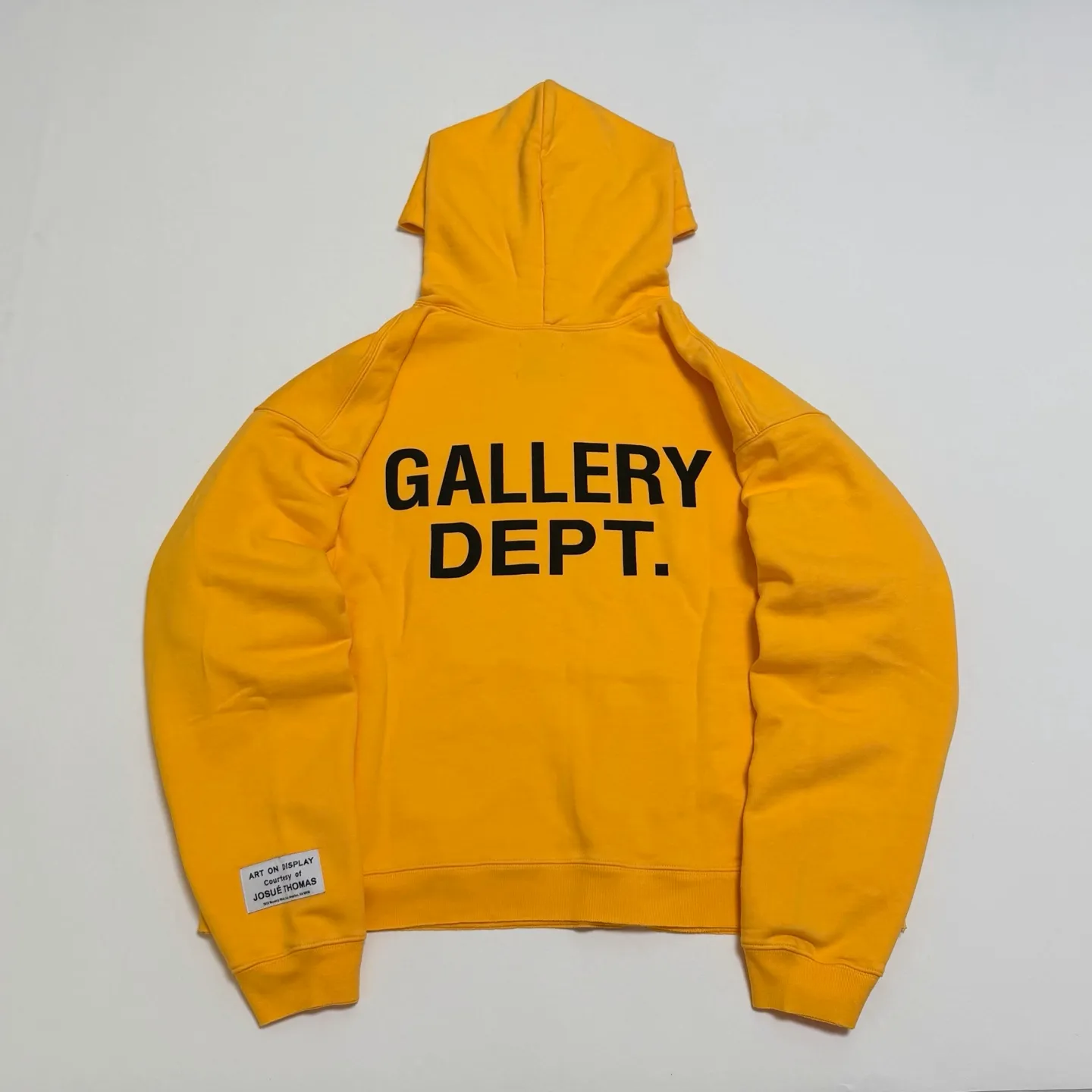 GALLERY DEPT. 90'S GD LOGO HOODIE 90's retro destruction yellow English hoodie Yellow S-XL Needs custom weaving and dyeing 500g high weight sweatshirt fabric Light fleece treatment on the inside Overall quite wide and comfortable Loose version Trendy and fashionable Same as the original version Water slurry non-touch printing process Original consistent hang tag with G LOGO hanging beads